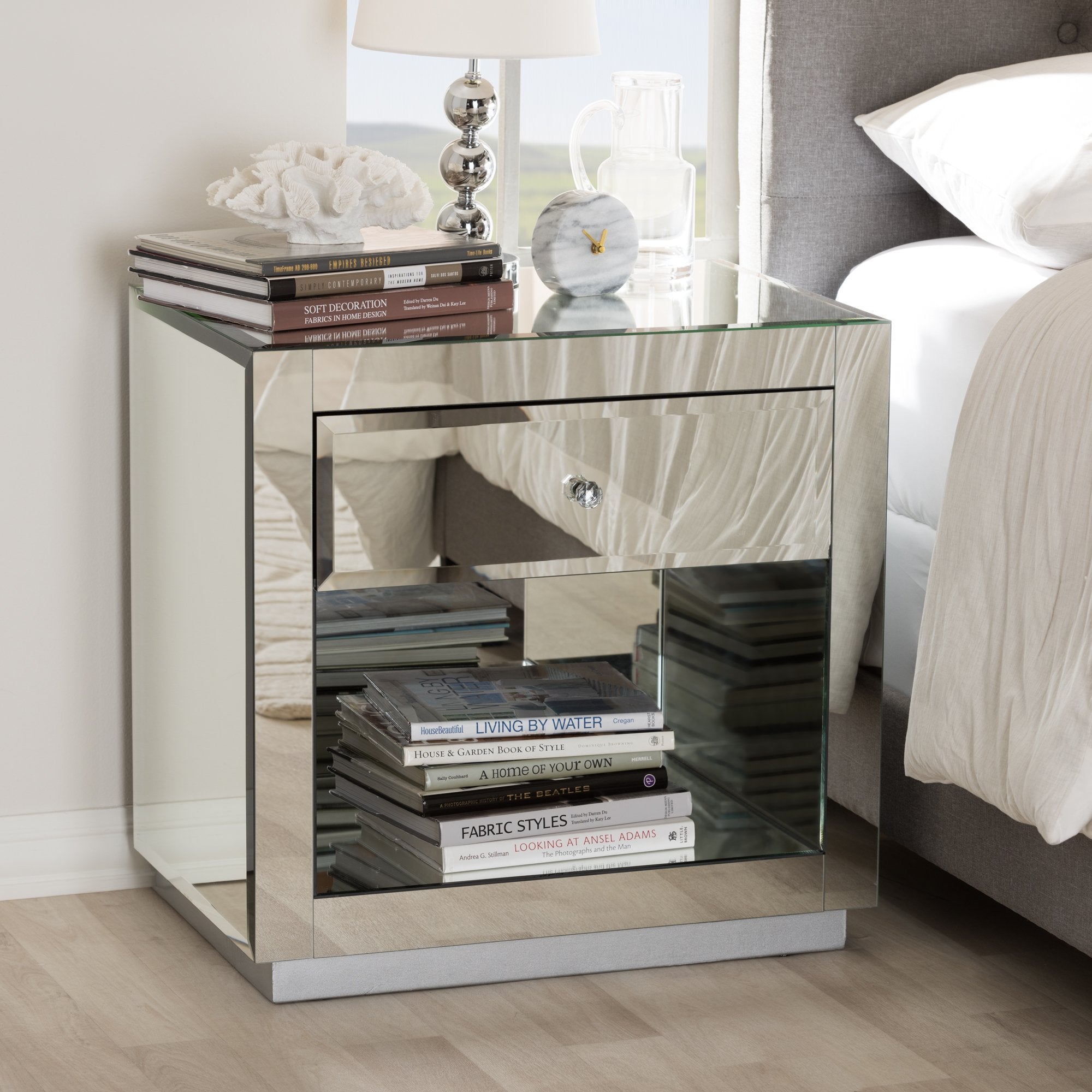 Baxton Studio Melanie Hollywood Regency Glamour Style Mirrored 1-Drawer 1-Shelf Nightstand (Set of 2)