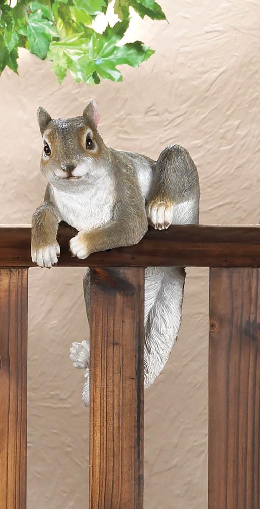 Climbing Chip Squirrel Decor - UNQFurniture