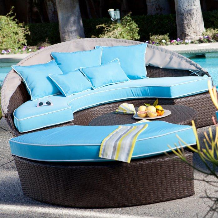 Rendezvous All-Weather Wicker Sectional Daybed